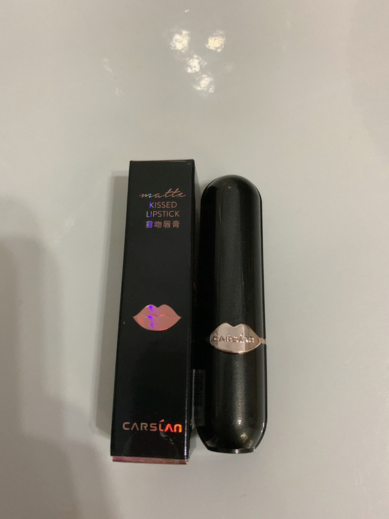 卡姿兰口红40元包邮，M01樱桃果酱色号，...