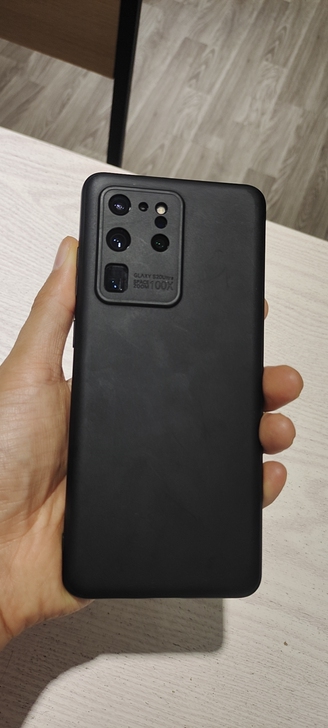 s20u 12-256 手机右上方有一点点...