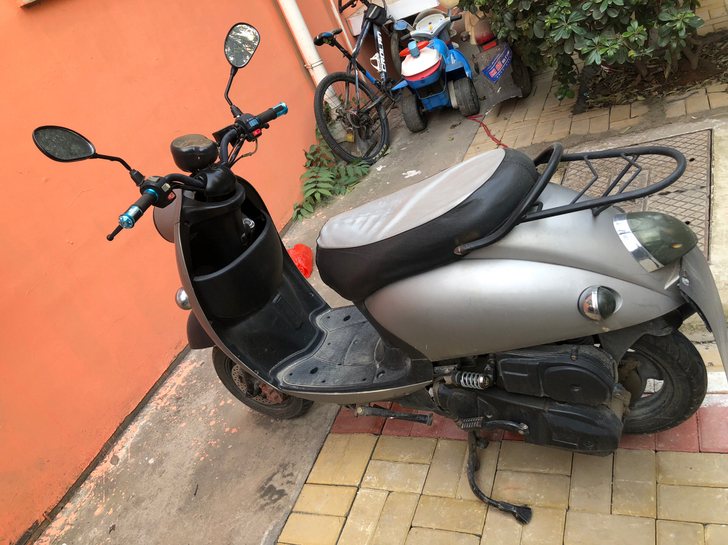 小鬼王摩托车，有三四年了，发票收据啥的都没了