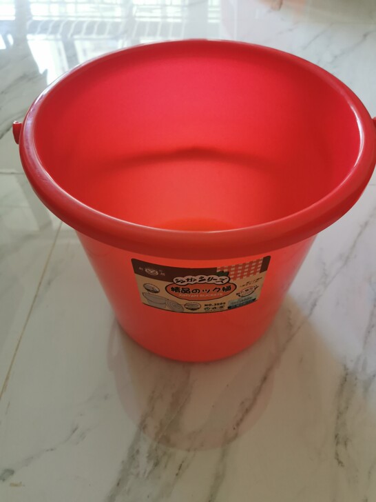 大号塑料手提水桶13元，加厚耐摔，另有洗洁...
