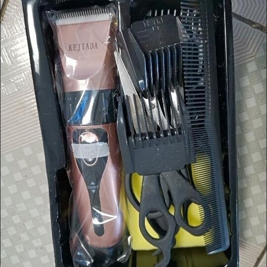 【质保2年】充电式理发器电推剪电动推成人剃...