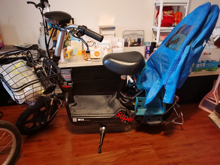 爱玛电动车 实体店2700左右买的