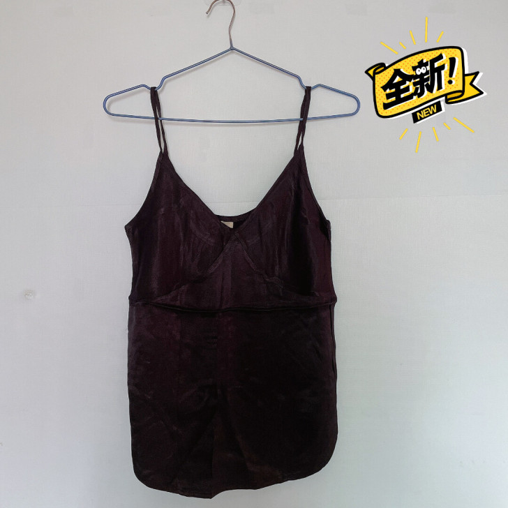 全新女黑色小吊带背心打底上衣不规则