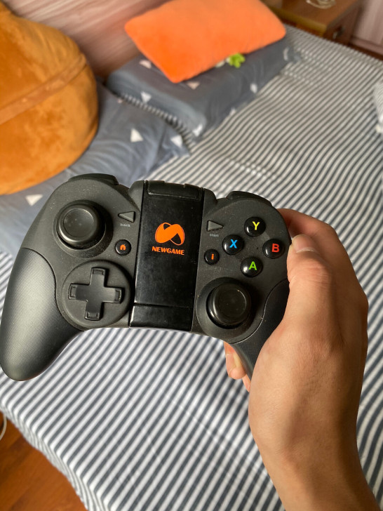 新游n1游戏手柄,就使用过一次,平时放在抽...