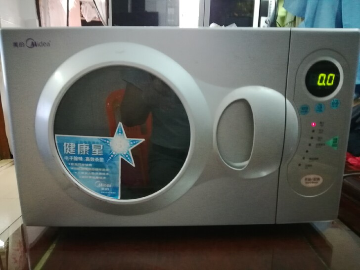 美的微波炉23升转盘型