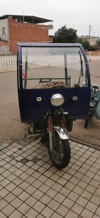 三轮车，闲置用不到转让，只买了五个月