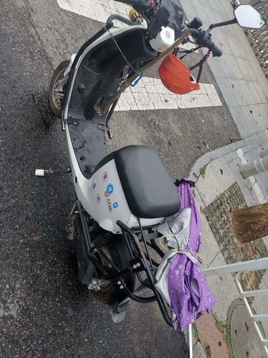 哈啰换换电电动车，去年年底新车，转给需要的...