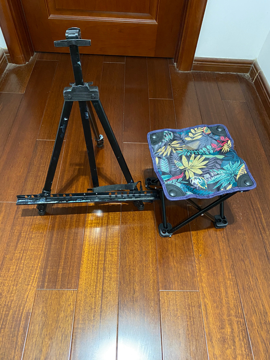 画架加小板凳，只用过两次