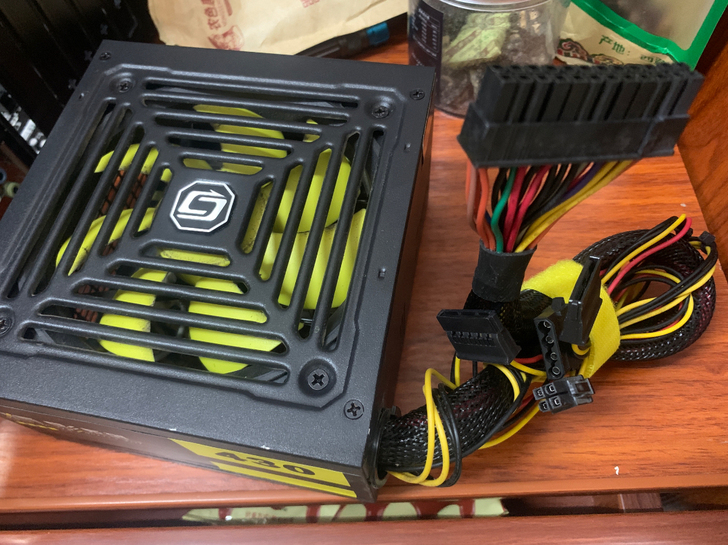 电脑电源峰值430W，由于运费原因，只出广...