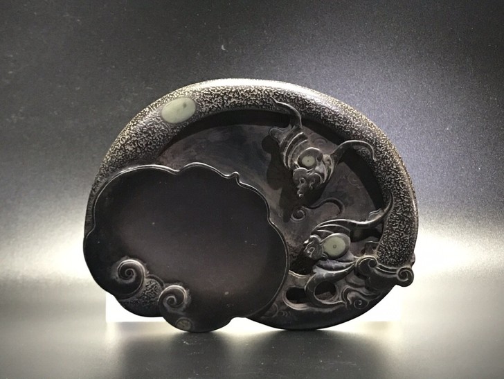 正宗双福临门端砚，手工雕刻，线条流畅，包浆...