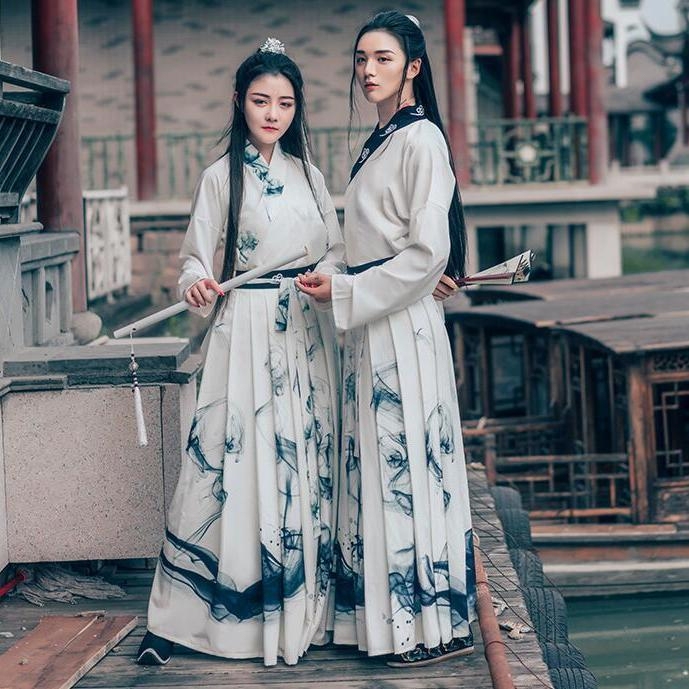 本店即将关门，（汉服拍照小店）仅剩的汉服低...