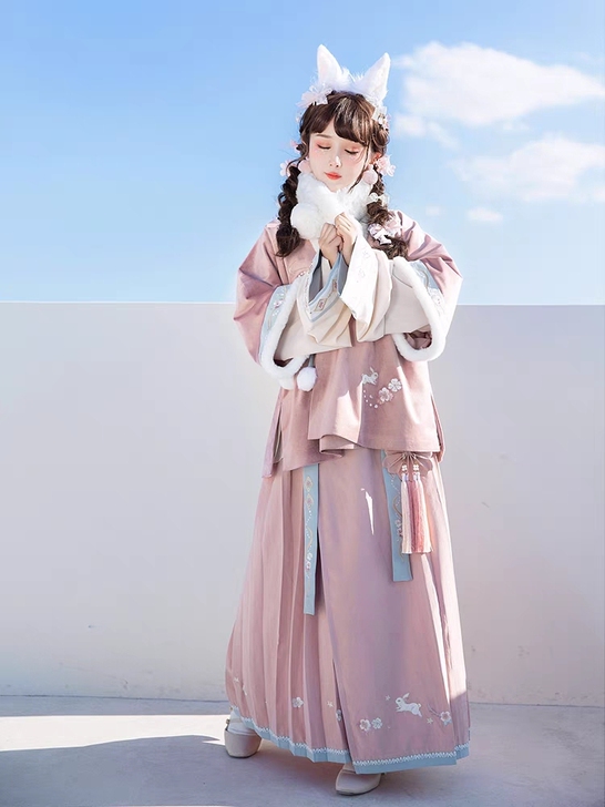 收池夏 立春:花笺帖 明制短袄毛领百迭裙原...