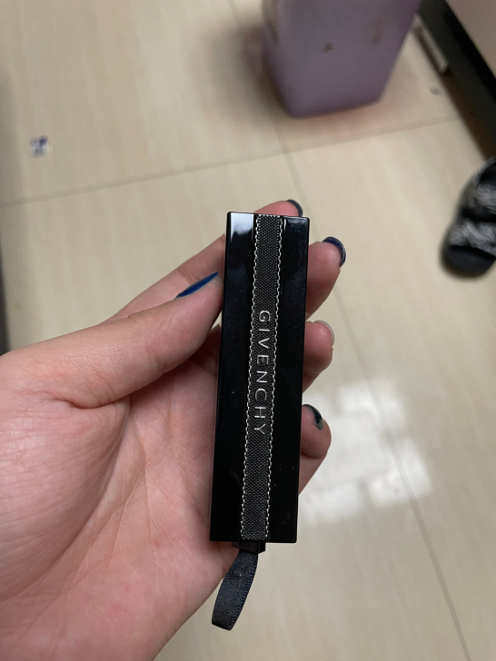 纪梵希11  售出不退不换