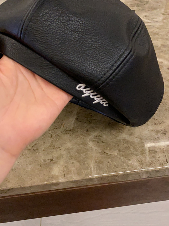 贝雷帽，皮质很好，也很好搭配，