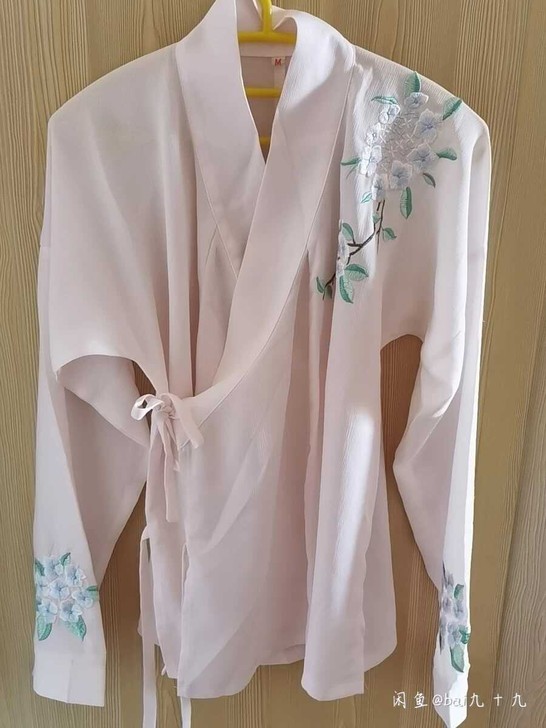 南雅集汉服交领上衣m码，全新仅试穿，图是借...