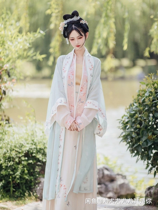 池夏:袅袅 宋制三件套飞机袖褙子百迭裙全套...