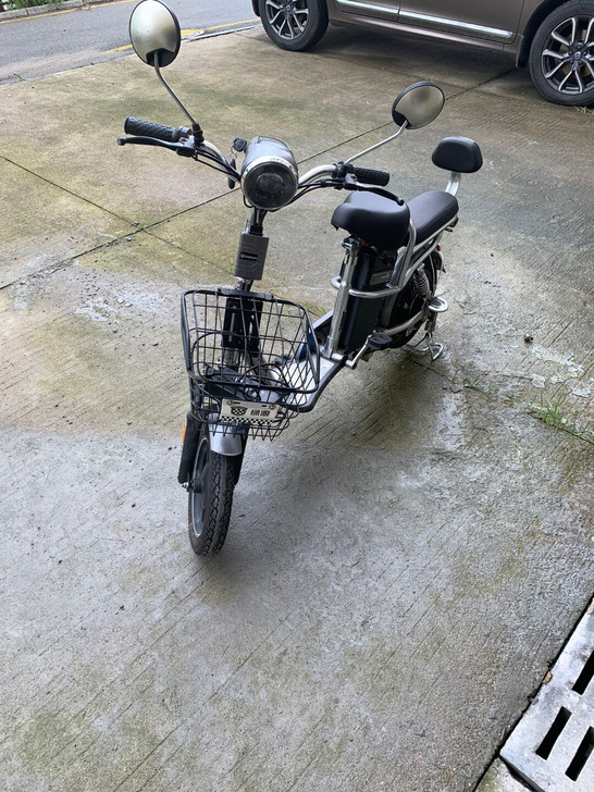 绿源电动车 锂电池 去年买的 续航40公里...