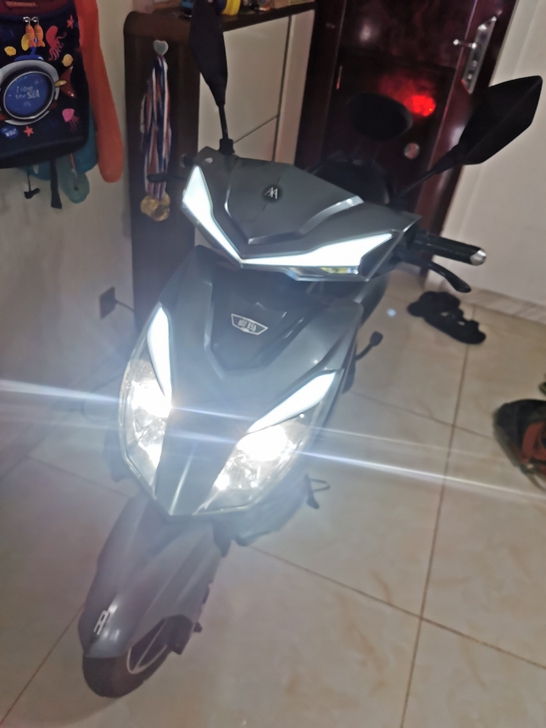 爱玛电动车,4800买的,保养的很新