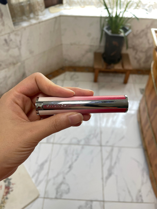 纪梵希小羊皮 限量口红润唇膏 色号05 购...