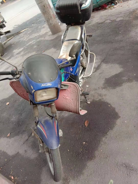 自用摩托车不骑了,转让给有需要的朋友