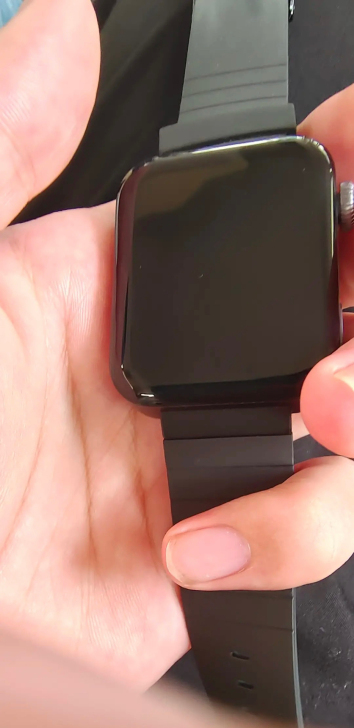 小米手表便宜出了，有轻微划痕