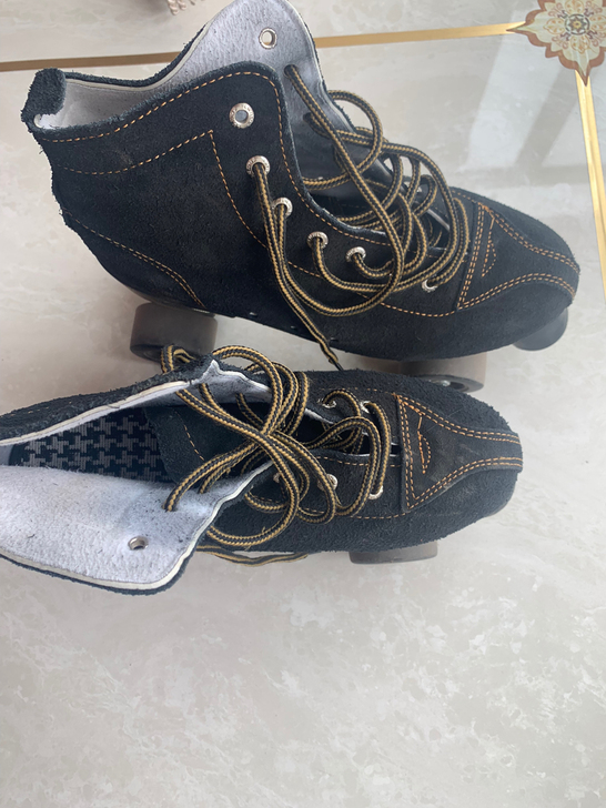 旱冰鞋，滑起不错