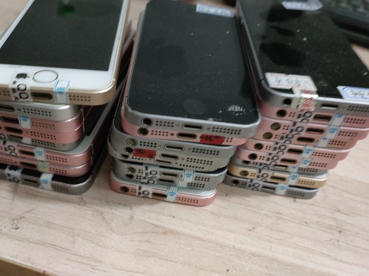 出50部苹果se功能不错,批发价310,3...