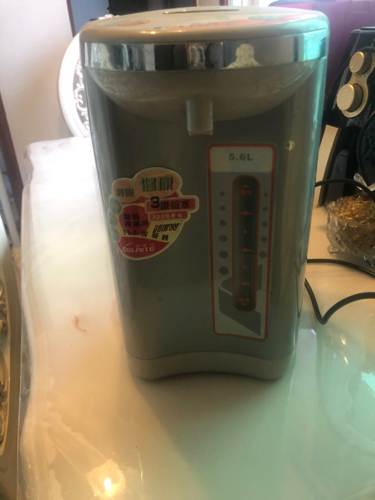全自动电热开水壶,5.6升。功能完好,无维...