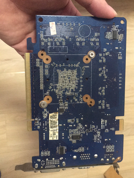 古董级别华硕电脑显卡，有收藏的，需要的联系