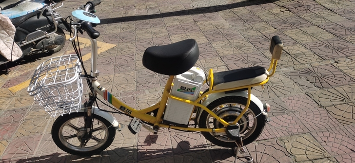 爱玛电动助力车