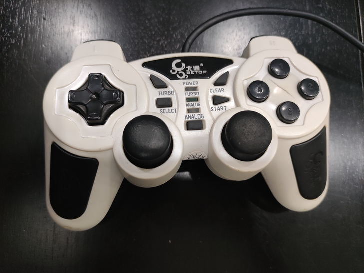 北通神鹰手柄，旧款，状态良好，按键灵敏，成...