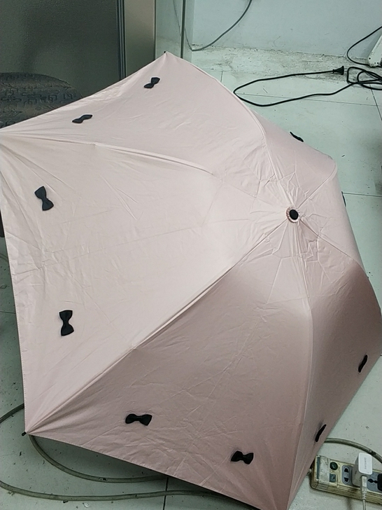 蕉下伞7成新左右吧30包邮