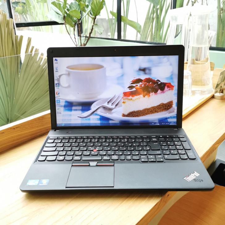 联想笔记本电脑 四核i7  15寸 8g ...