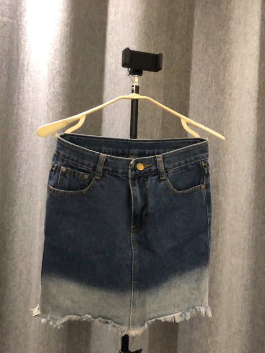 渐变牛仔短裙M码，宝主是二尺的腰，全新未穿过