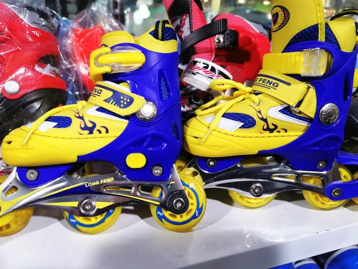 轮滑鞋！旱冰鞋！直排软面铝合金支架 S号M...