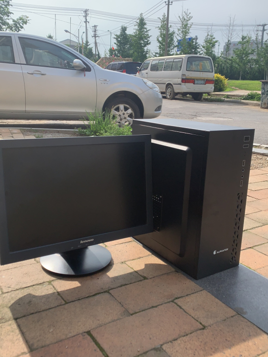 出一套因特尔四核独立显卡电脑，家用娱乐，办...