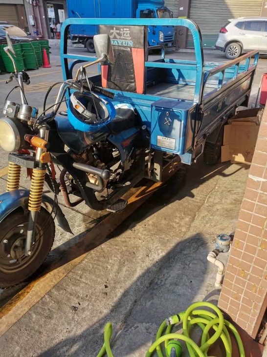 大运三轮摩托车因换车便宜出售 公里数900...