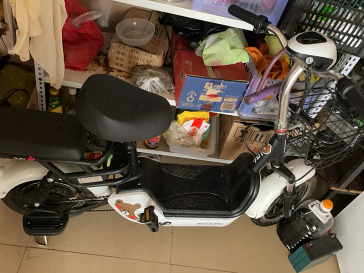 新日电动车 八新自己很爱护 证件齐全 转给...