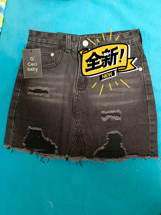 全新牛仔短裙便宜转卖，现在胖了穿不了了