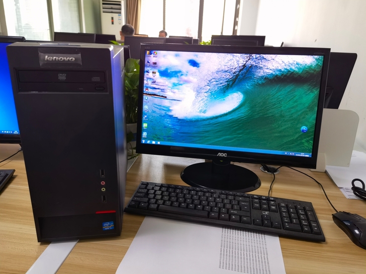 联想i5设计使用台式电脑低价转让，公司效益...