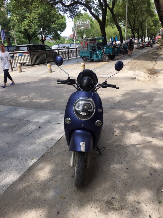 出售二手雅迪电动车一辆,五大电瓶,续航里程...