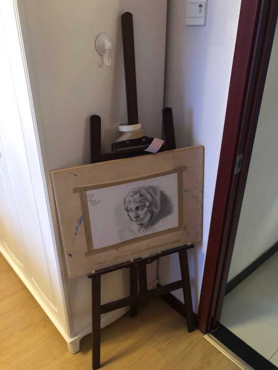 木画架，质量不错，学画画的时候买的，好久不...
