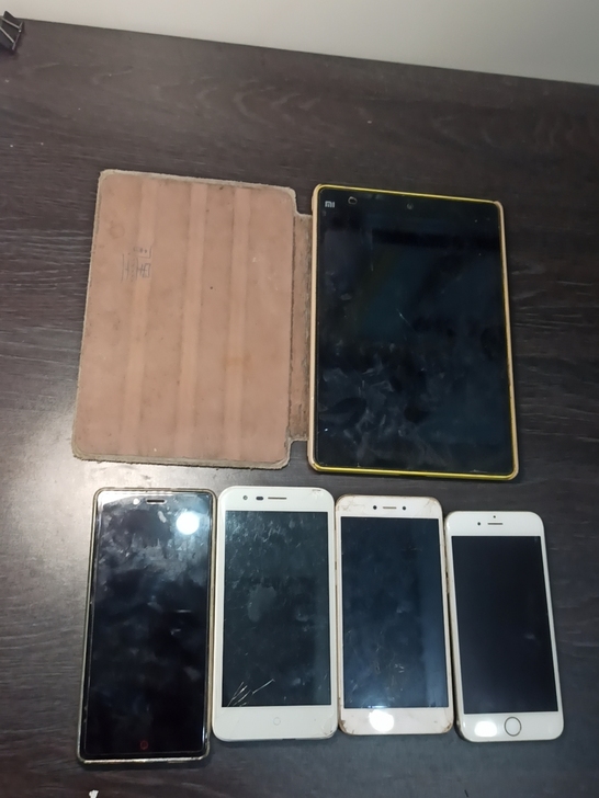 卖一堆闲置电子产品苹果手机小米平板努比亚手机