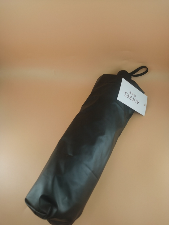 欧珀莱天猫小黑伞，全新，淘宝官网购入。寄出...
