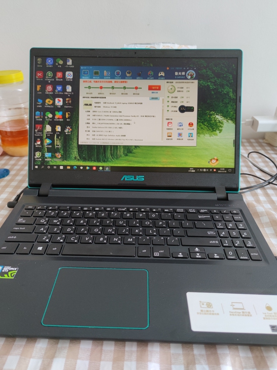 出华硕X560UD笔记本电脑，台版台湾购入...
