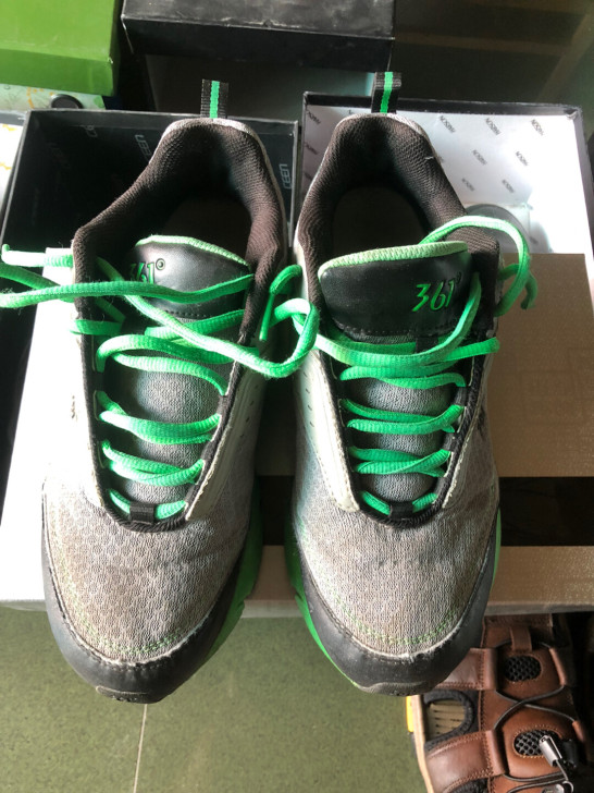 361度运动鞋,标准40码。买了五六年,一...