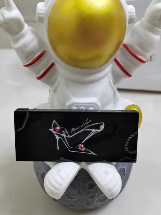 玛丽黛佳三色眉粉，灰色试用了一次。