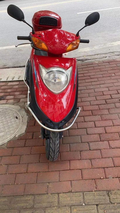珠峰光阳125踏板车，成色新不新自己看图片...