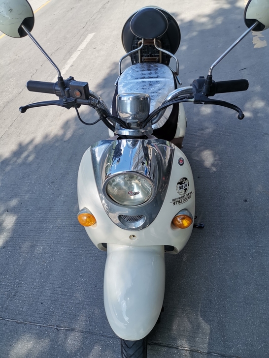 转让爱玛电动车车一辆，车子如图所示，所以功...