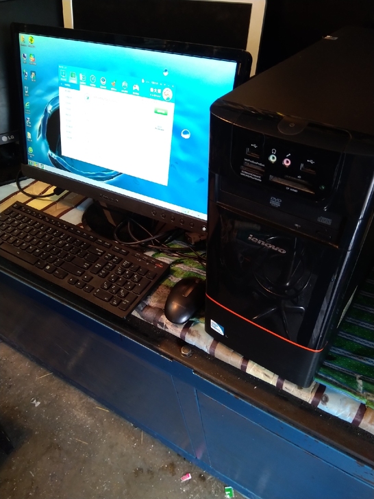 出售联想品牌H61台式机一套，带显示器 鼠...